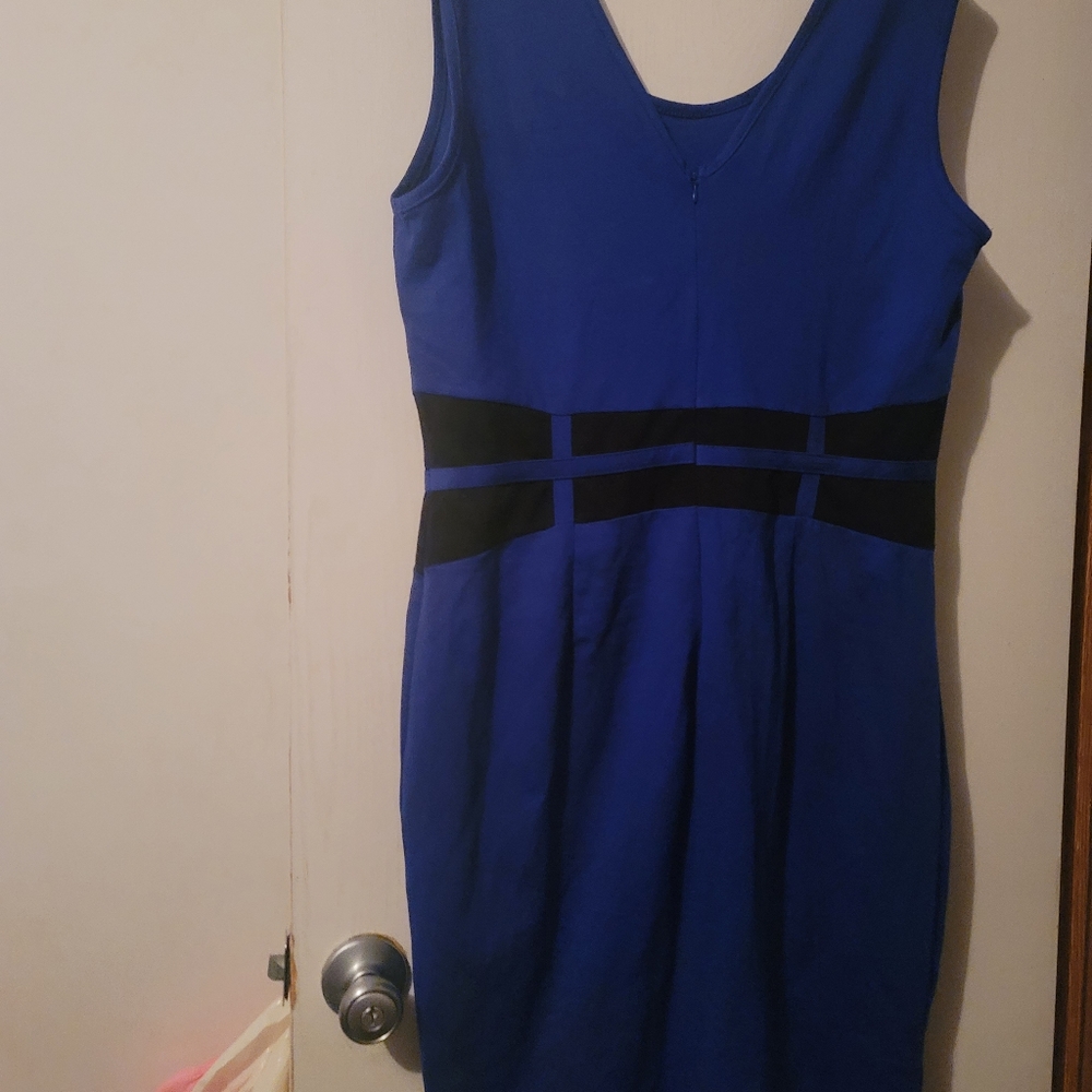 Plus Size Ashley Stewart Blue & Black Midi Dress Size 20. Very comfortable. - Picture 7 of 11